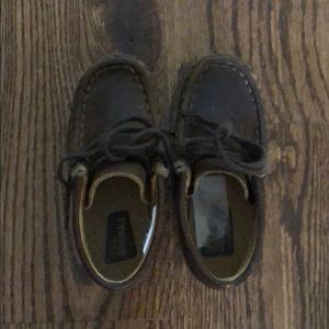 Toddler boys Clarks wallabees size 7